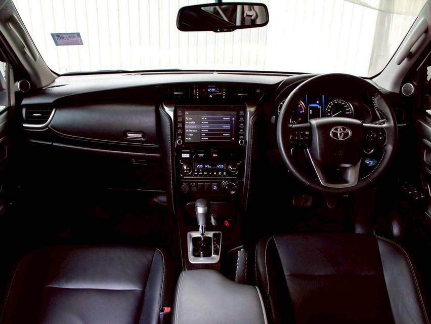 TOYOTA FORTUNER, 2.4 V 4WD LEADER รูปที่ 14