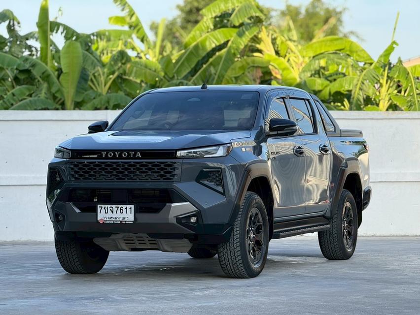 2025 TOYOTA TRAVO 2.8 OVERLAND PLUS PRERUNNER โฉม ปัจจุบัน สีเทา TOP ขับ2