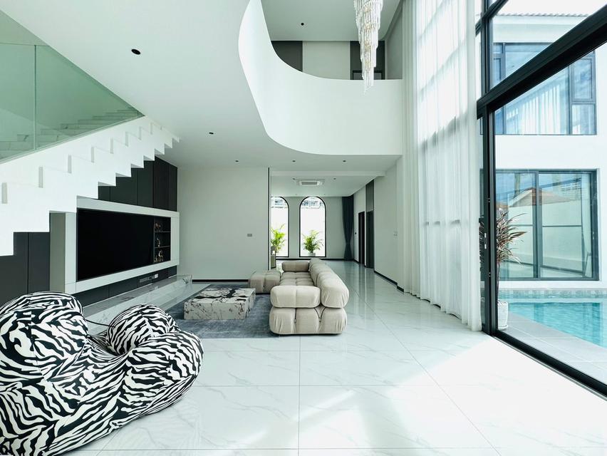 Pool villa beachfront Pratumnak hill Pattaya 200,000/month 9