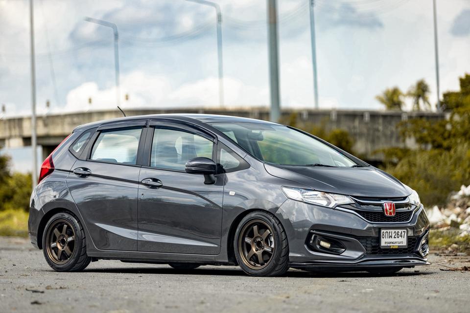 🔥 HONDA JAZZ GK V+ ปี 2019 — ไมล์ 7 หมื่นโล แต่งหล่อพร้อมใช้! 🔥Honda Jazz GK 1.5 V+ CVT ปี 2019สีเทา รูปที่ 7