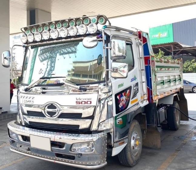 6 ล้อดั้ม เมก้า Hino Mega