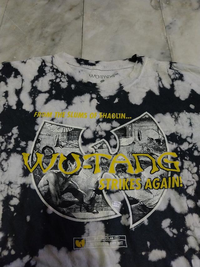 เสื้อยืดแขนสั้น แนวกลุ่มฮิปฮอปสัญชาติอเมริกัน WU-TANG Clan "Strikes Again" แท้ มือสอง สภาพดี ของพร้อมส่งครับ รูปที่ 2