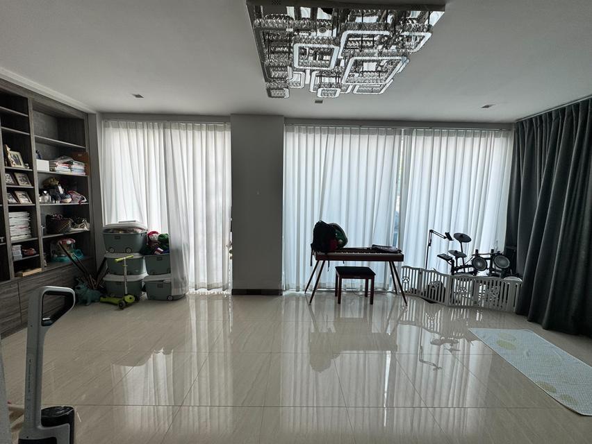 🏡 บ้านหรูหน้าสวน พร้อมอยู่ บิวท์อินทั้งหลัง ทำเลศักยภาพ 📍โครงการ คาซ่า แกรนด์ สุขาภิบาล 5 ติดถนนใหญ่ ระหว่างซอยสายไหม 79 และ 81 บ้านเดี่ยว 3 ชั้น 5