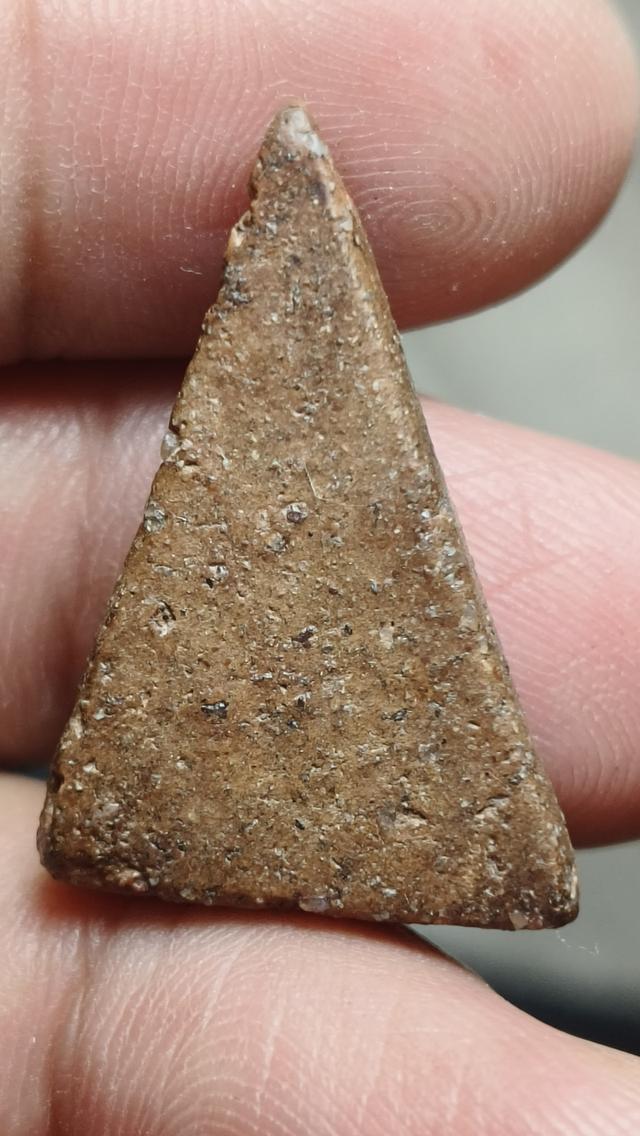 พระนางพญาพิมพ์เล็กเนื้อสวยมวลสารชัดเจน 6