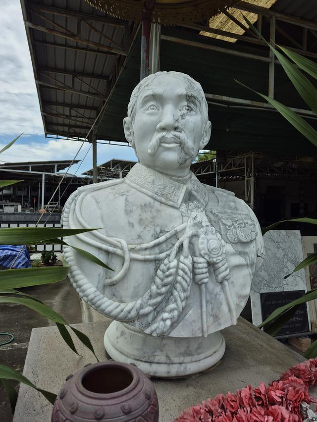 รูปแกะสลักหินอ่อน ร 5