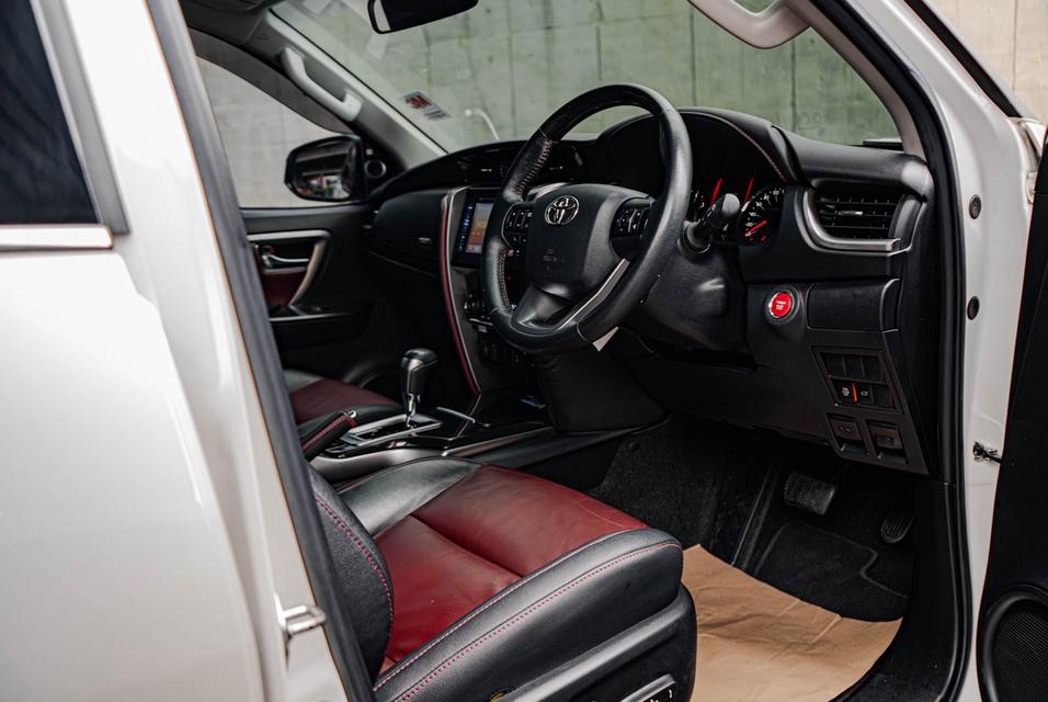 (แจ้งรหัสรถ CBL9775) Toyota FORTUNER 2.8 TRD Sportivo 4WD 2019 รูปที่ 14