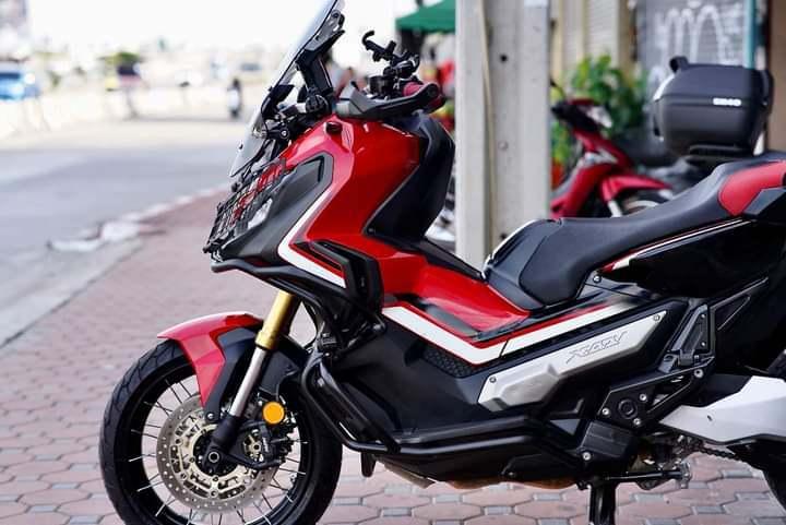 Honda X-ADV สีแดง