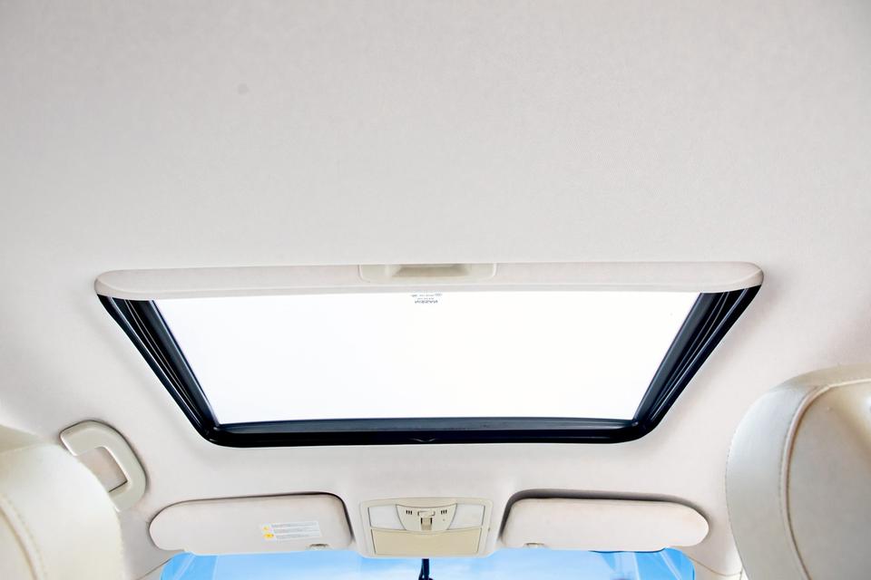 Nissan Teana 250XV Sunloof รุ่นท๊อปสุด ภายในดำ ปี 2010 สีขาว  13