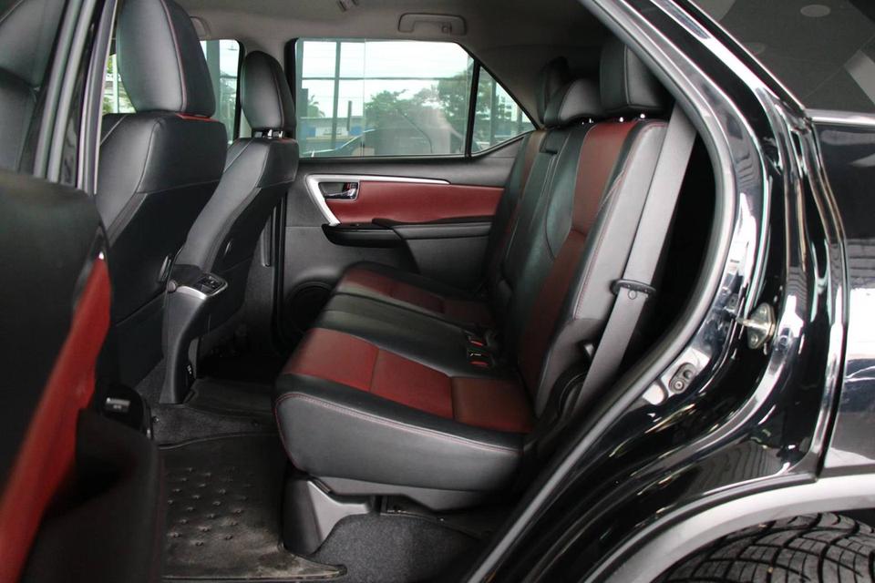 Toyota Fortuner 2.8TRD 4WD  9