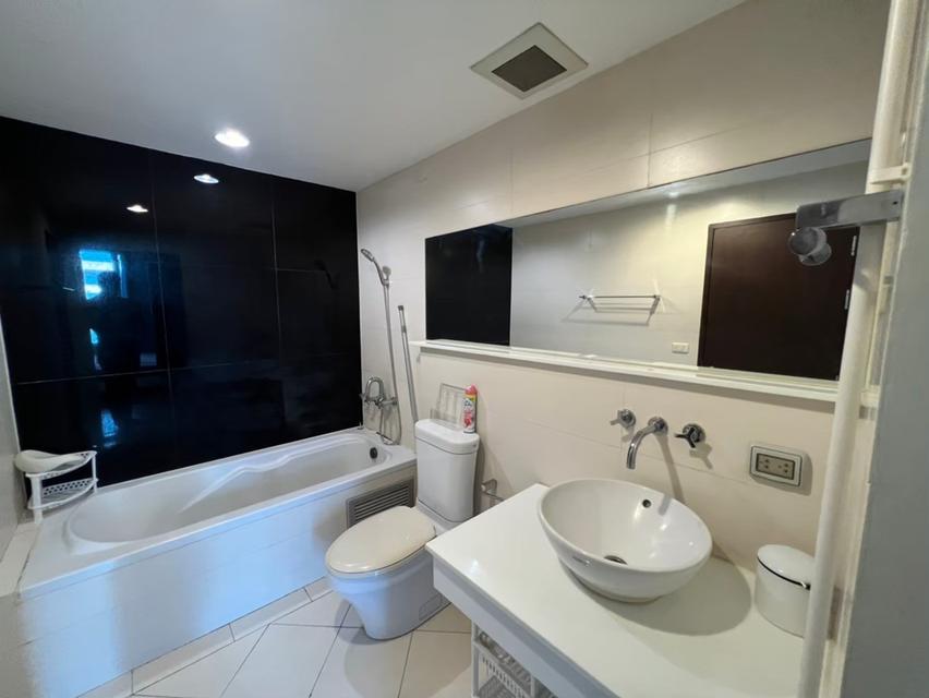 For rent:The Address sukhumvit42 18,000thb/month ContactLine ID : 2424yusuke 2