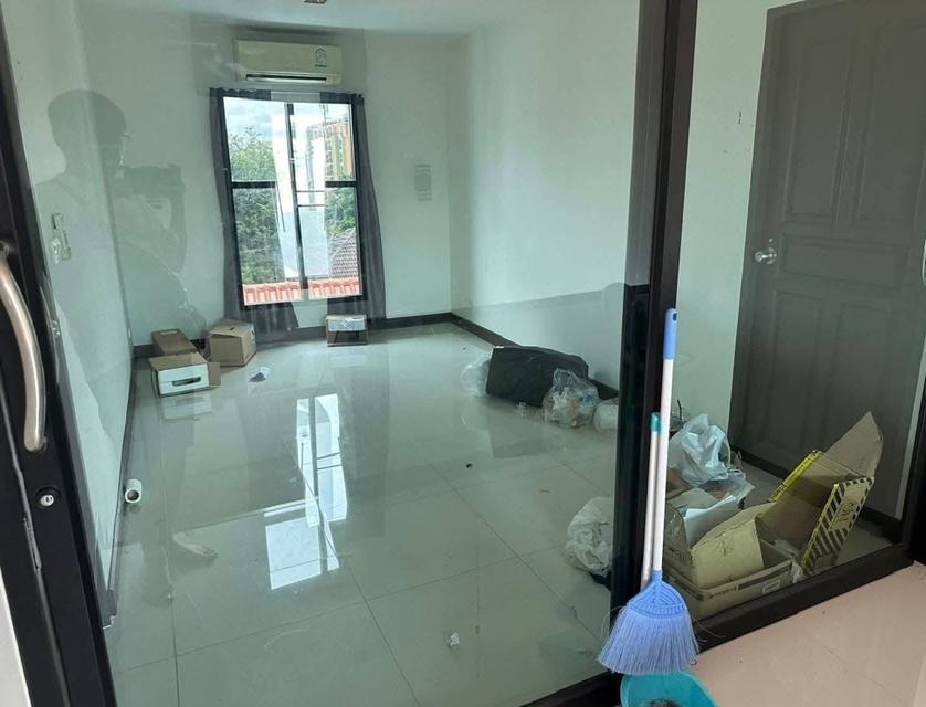 ให้เช่า Home Office / อาคาร 4 ชั้น พื้นที่ใช้สอย 480 ตารางเมตร จอดรถได้ถึง 8 คัน / แอร์ 9 เครื่อง / ทำเล สุทธิสาร ซอย 20 มิถุนา 5