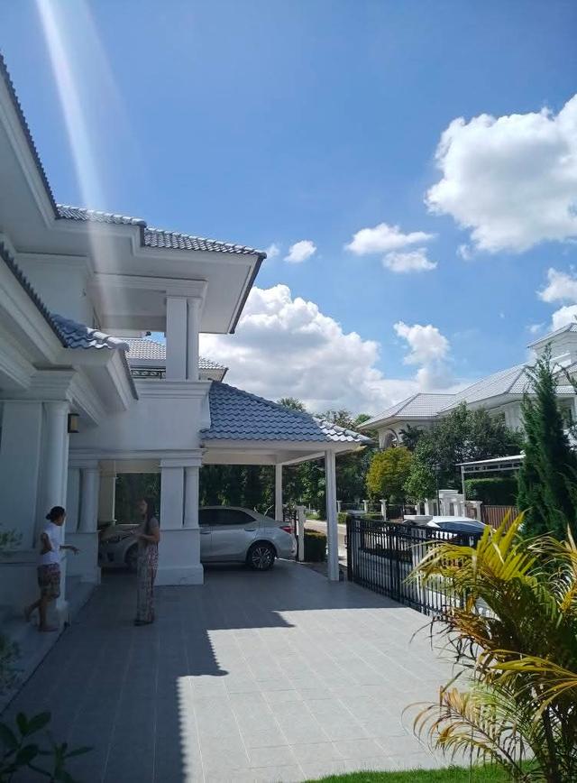 บ้านเดี่ยวหลังใหญ่ ธนทองเลคไซค์ 10