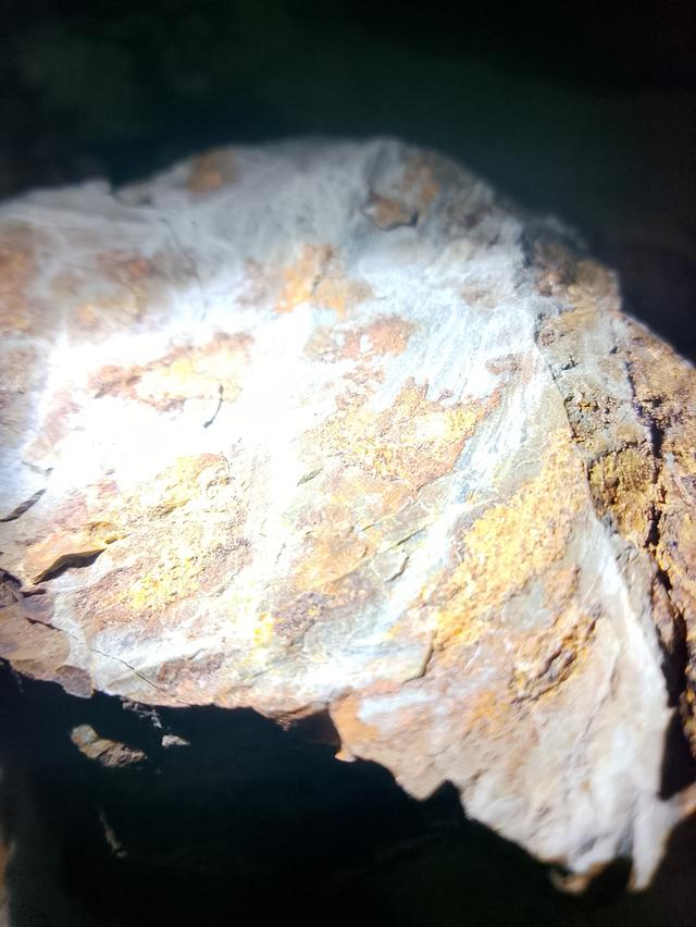 หินแร่ทองคำ อัญมนีต่างๆ รูปที่ 6