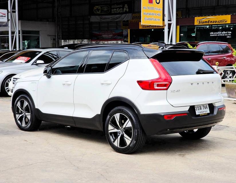 (แจ้งรหัสรถ SEZ744) Volvo XC40 Recharge T5 Inscription (Plug-in Hybrid) เกียร์ ออโต้ เบนซิน+ไฟฟ้า สี ขาว ปี 2022 จด 2023 รูปที่ 5