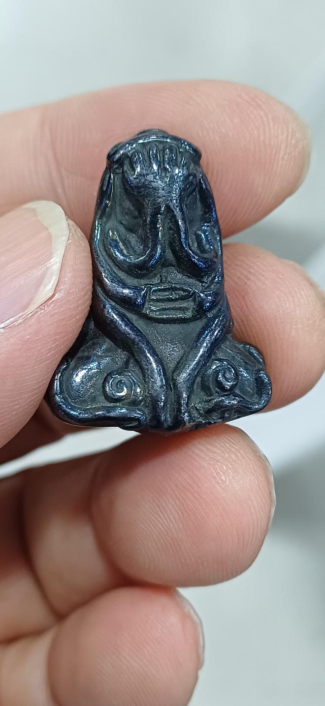 พญาเหล็กไหลธาตุ พิมพ์พระปิดตายันต์ยุ่ง หลวงปู่หวล วัดพุทไธศวรรย์ สีปีกแมลงทับ รูปที่ 6