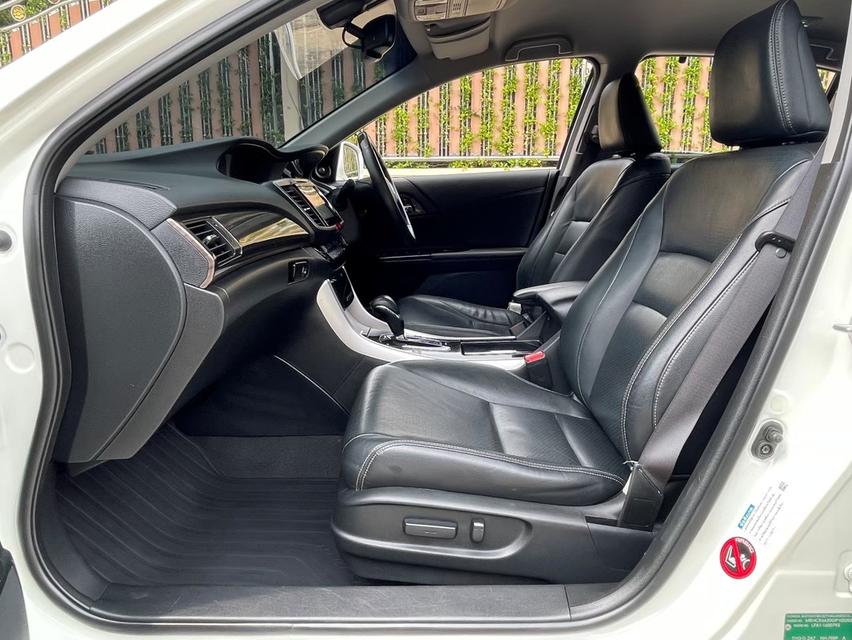 ขาย Honda Accord 2.0 Hybrid ปี16 12