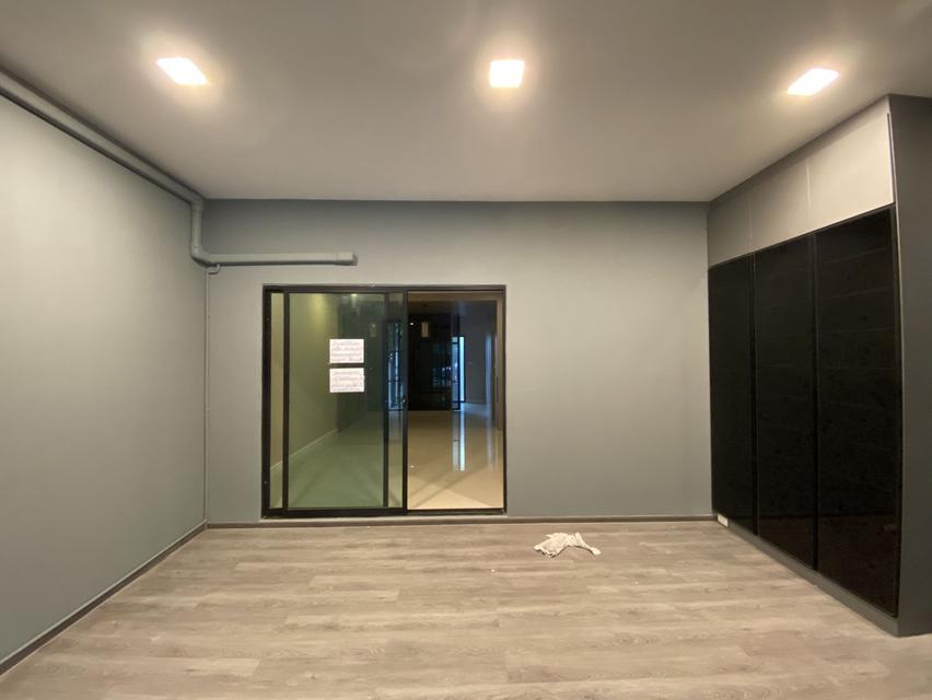 ขาย!! ทาวน์โฮม 3 ชั้น 4 ห้องนอน 3 ห้องน้ำ 1 ห้องเอนกประสงค์ 1 ห้องครัว 1 ห้องซักล้าง "Patio วิภาวดี-สรงประภา" แต่งครบ พร้อมอยู่ | 💰 ราคา 7.8 ล้านบาท 5