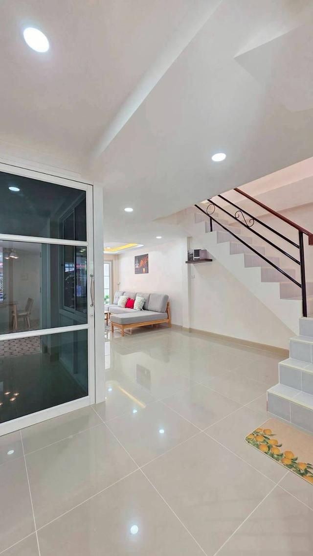 🪴หมู่บ้านพระปิ่น3  บางใหญ่ 🪴ทาวน์เฮ้าส์ 2 ชั้น หลังริม  มีระเบียงรับลมด้านหลังบ้าน มีพื้นที่ด้านข้าง  หมู่บ้านติดถนนกาญจนาฯ บางใหญ่ 16