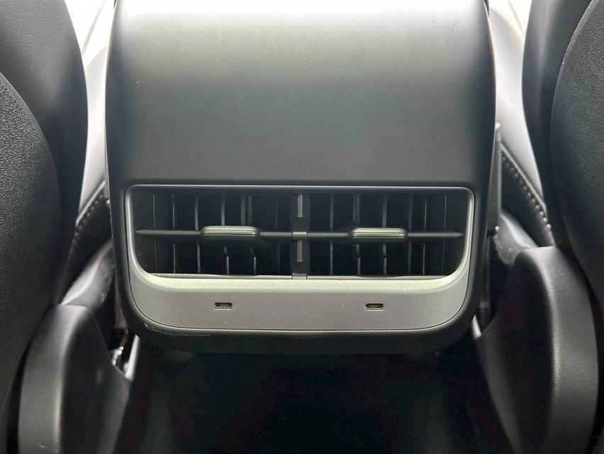 Tesla Model Y Long Range 2023  12