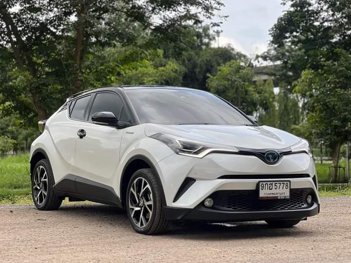 Toyota CHR สีขาว 1