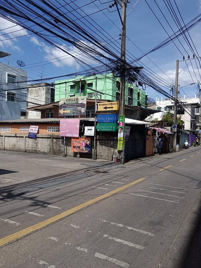 ขายบ้านหลังมุมทำเลดี พร้อมที่ดิน 49 ตร.ว. เขตจอมทอง กรุงเทพฯ ใกล้ BTS ตลาดพลู 4