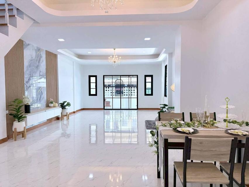 หลังมุม 32 ตรว. โซนเลียบวารี หนองจอก ฟรีโอน แบบนี้ต้องรีบ! 6