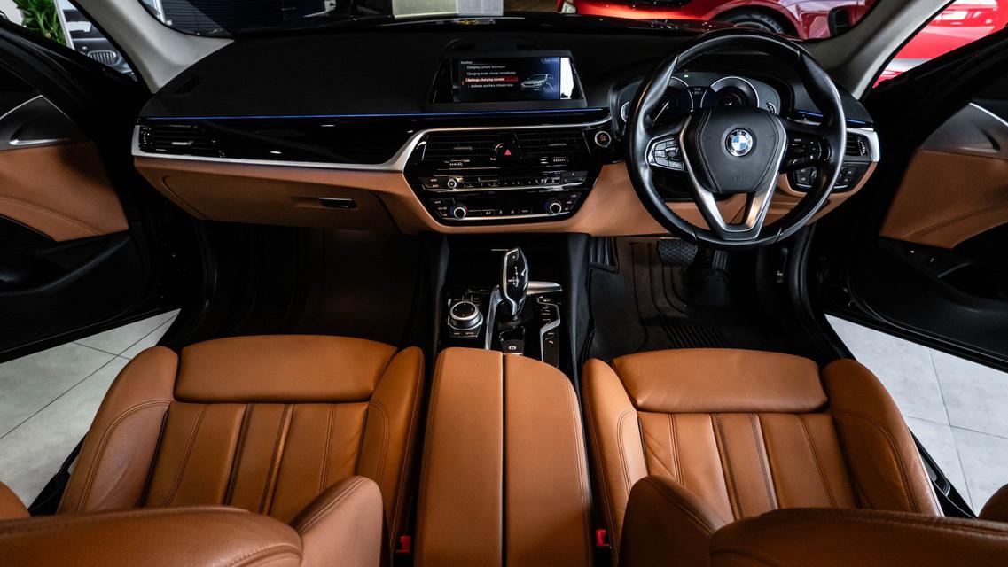 BMW SERIES 5 530e 2.0 ELITE PLUG-IN HYBRID  G30 LCI ปี 2019 สีดำ 4
