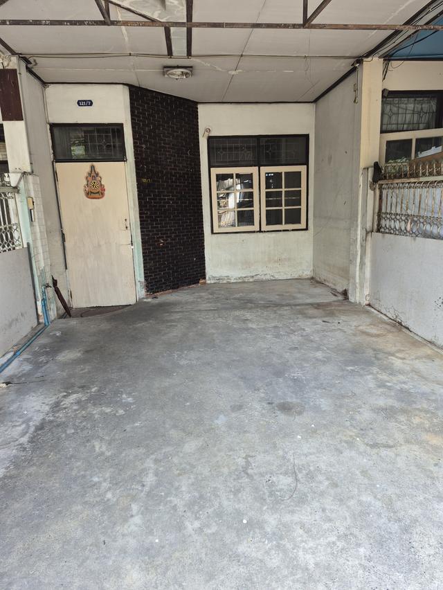 ทาวน์เฮ้าส์มือ2 24ตรว 2 ชั้นใกล้BTSคปอ 11