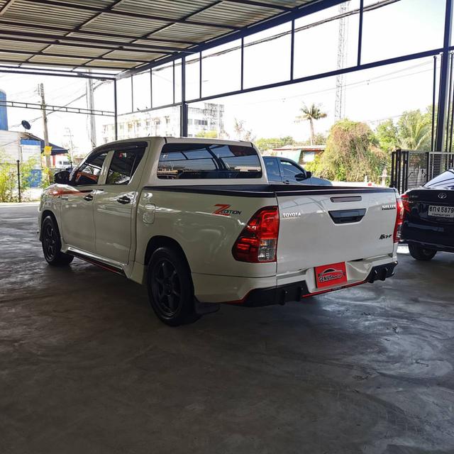 กระบะสี่ประตู มือสอง สภาพป้ายแดง รูปย่อยที่ 3