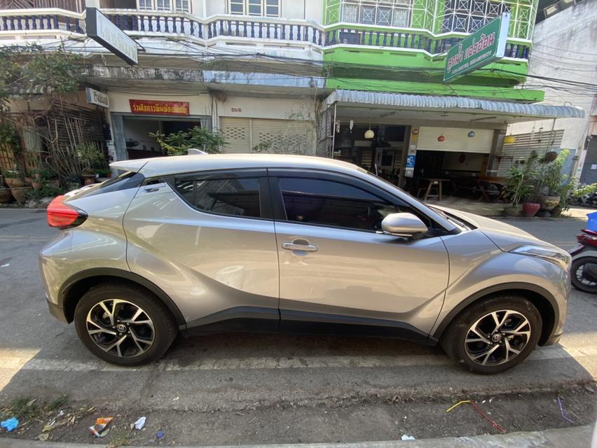 Toyota chr 2019 entry 3