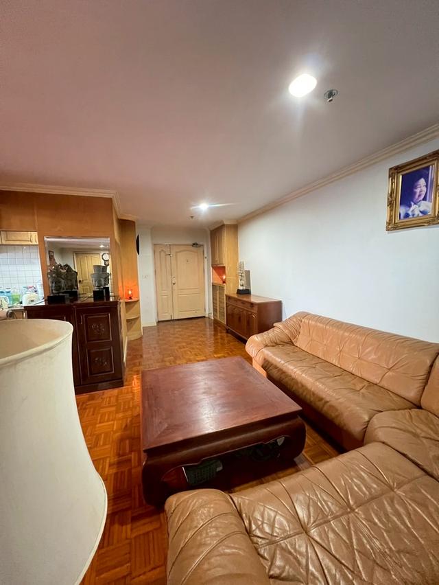 The Executive Regent, Nang Linchee Road 3