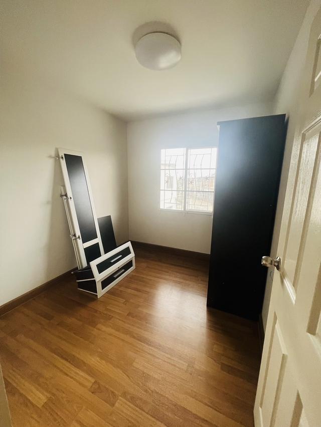 บ้านทาวน์โฮม 2ชั้น หลังริม 53 ตรวา มีพื้นที่ข้างบ้าน 6