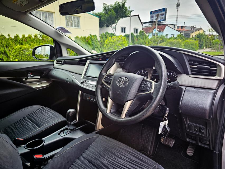 Toyota innova 2.8G 15