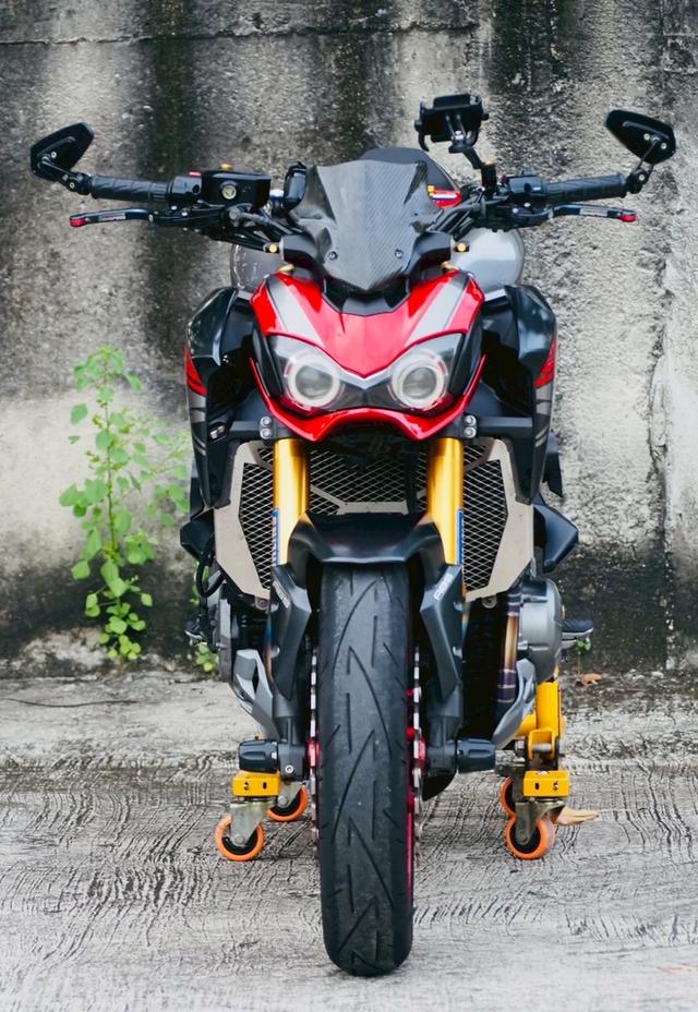 Z900