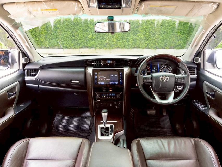 ประกันเครื่องเกียร์3ปี 30,000 km.Toyota fortuner 2.4V 4WD ปีจด 2019 9