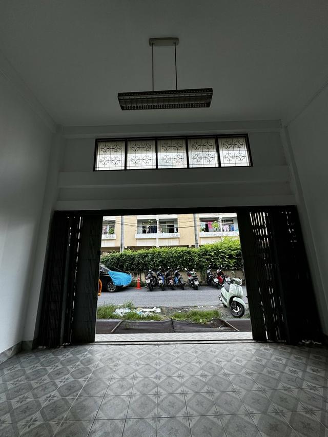 บ้านตึก3ชั้นสะพานใหม่ 6