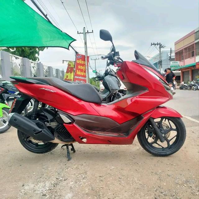 Honda PCX สีแดง 3