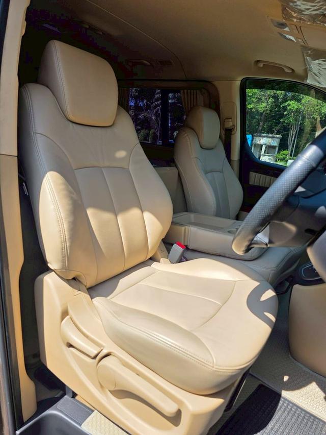 HYUNDAI H-1 Grand Starex VIP สีน้ำตาล ปี 2016 ไมล์ 140,000 กม. 8