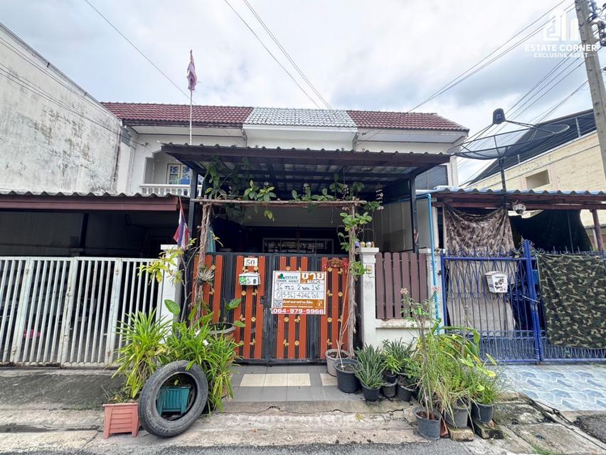 ขายทาวน์เฮ้าส์ หมู่บ้านอัญชลี สนามบินน้ำ ซอยนนทบุรี 42 (ตรงข้ามกองสลาก) . ราคา 1,900,000 บาท (สนใจคุยกันได้ค่ะ) . 1