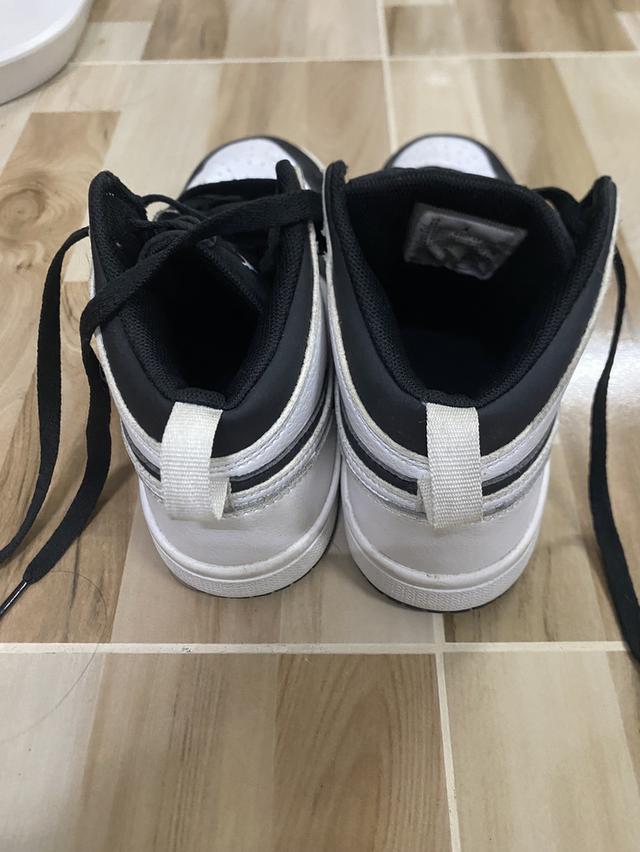  Nike  4