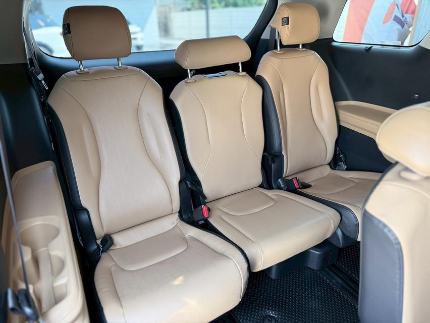 ปี 2022 KIA GRAND CARNIVAL, 2.2 EXโฉม ปี21-ปัจจุบัน สีดำ เครื่องยนต์ดีเซล รูปที่ 12