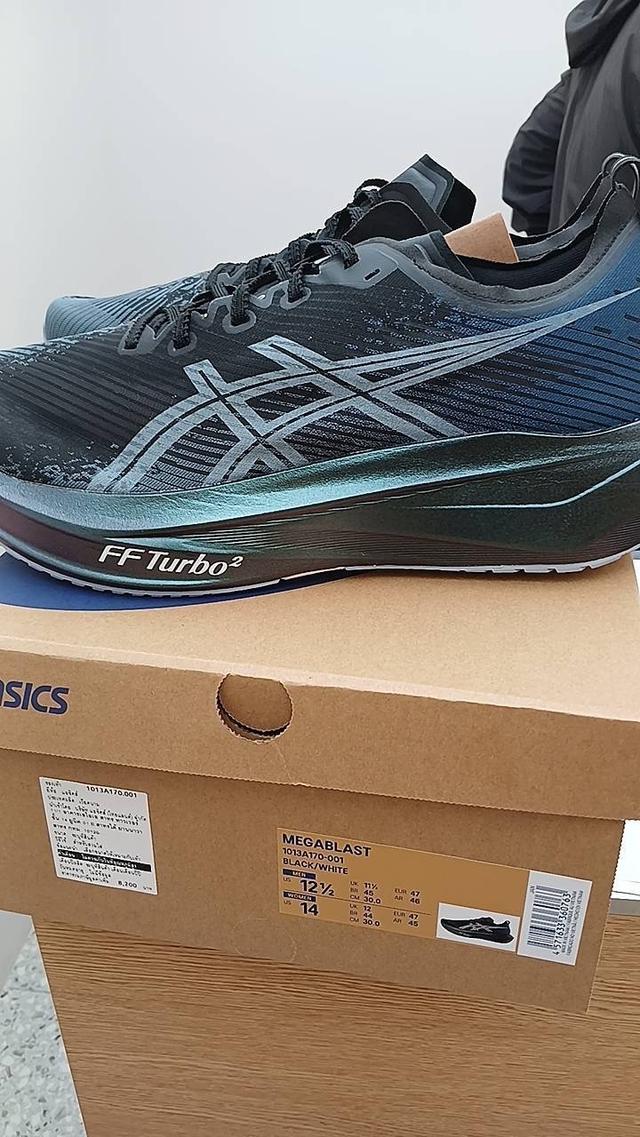 asics mega blast ไซส์13
