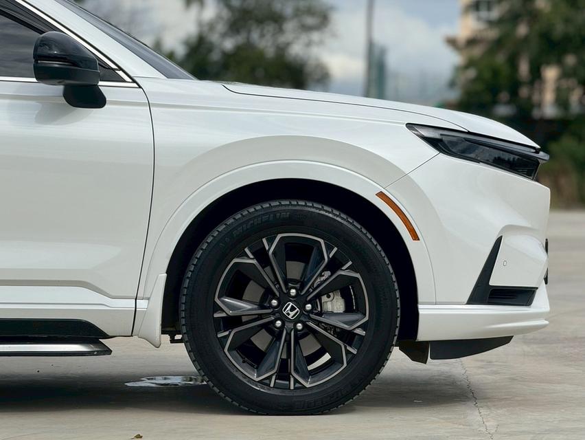 NEW Honda CR-V e:HEV RS 4WD TOP. สีขาว ปี 2023. ไมล์ 47,xxx km