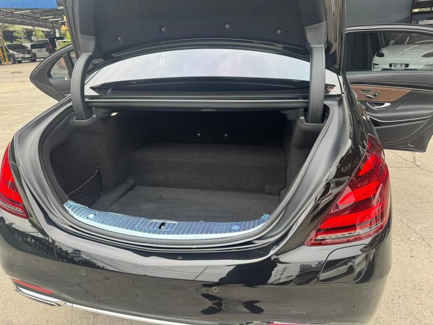 Mercedes-Benz S560e AMG Premium ปี 2020 สีดำ เลขไมล์ 95,xxx km.  4