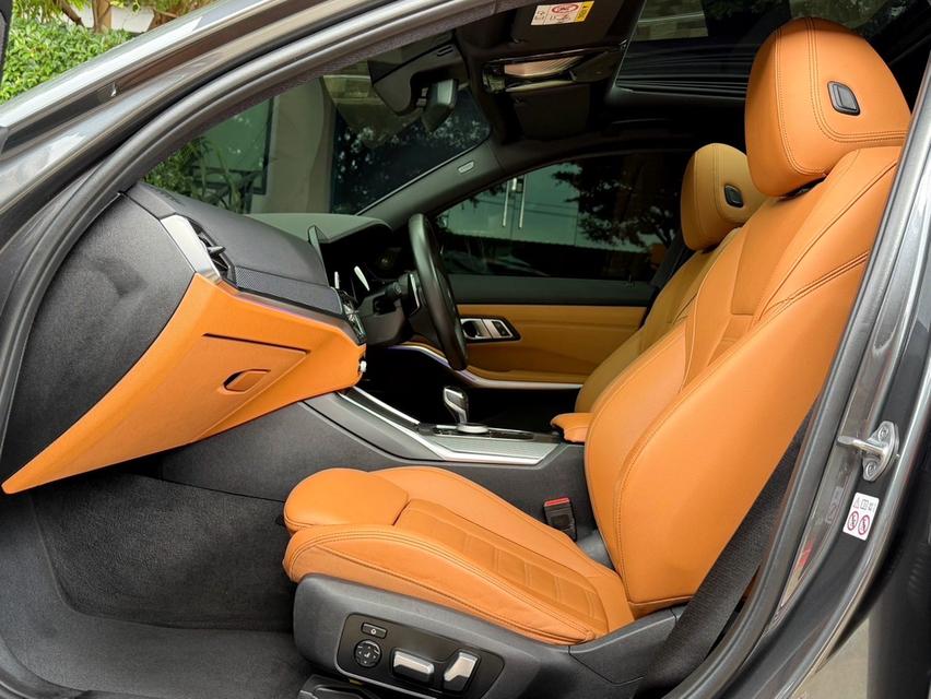 2022 BMW 330e MSPORT G20 รถมือเดียวออกป้ายแดง รถวิ่งน้อย เข้าศูนย์ทุกระยะ ไม่เคยมีอุบัติเหตุครับ 12