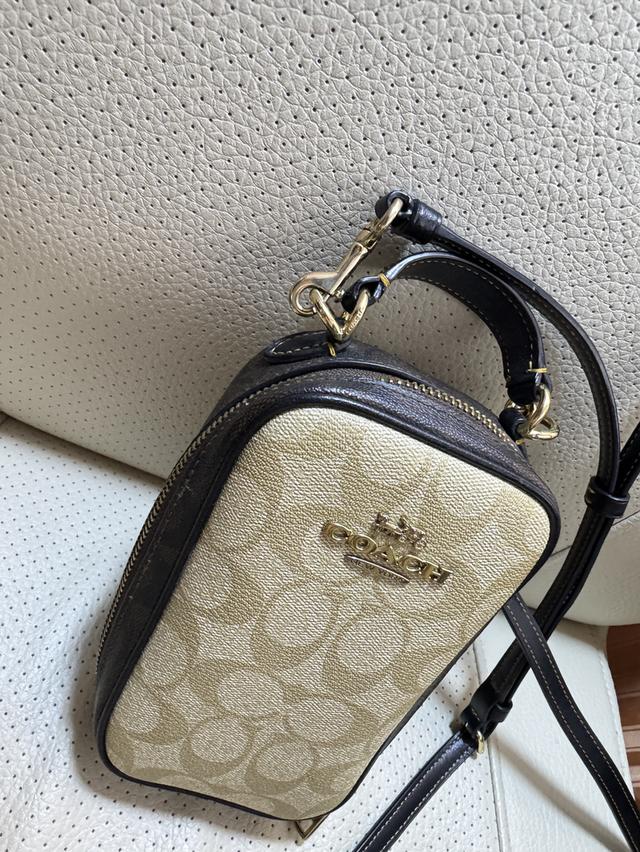 มือสองสภาพดี Coach Eva Phone Closs body CB852  2