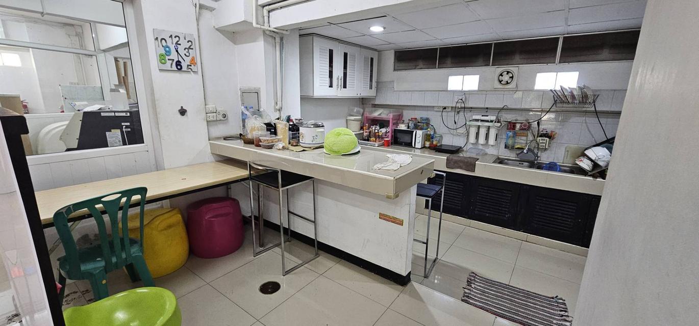 โฮมออฟฟิศ อุดมสุข 50 ตารางวา พื้นที่ใช้สอยทั้งหมด 580 ตารางเมตร ขาย 16 ล้านบาท ให้เช่า 60,000 บาท 10