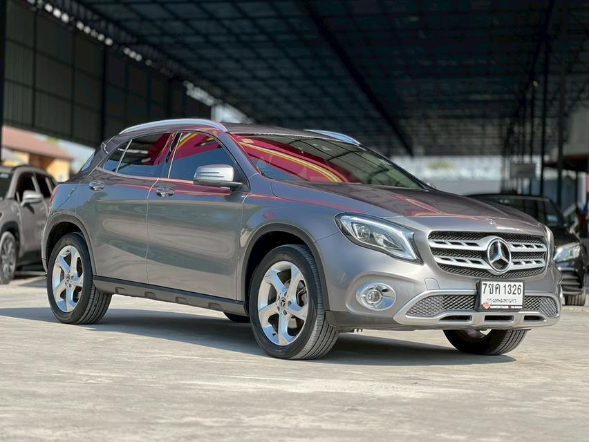 ปี 2019 BENZ GLA-CLASS, 200 โฉม W156 ปี14-20 สีเทา เกียร์ออโต้ มือเดียวป้ายแดง รูปที่ 4