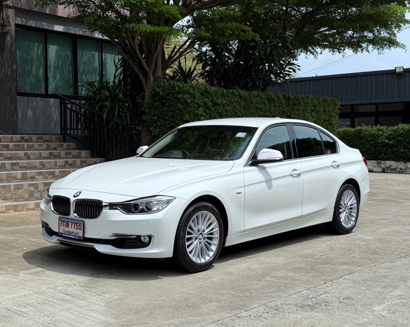 BMW F30 320 รถมือเดียวออกป้ายแดง รถวิ่งน้อยเพียง 7X,XXX กม เข้าศูนย์ทุกระยะ รถไม่เคยมีอุบัติเหตุครับ 4