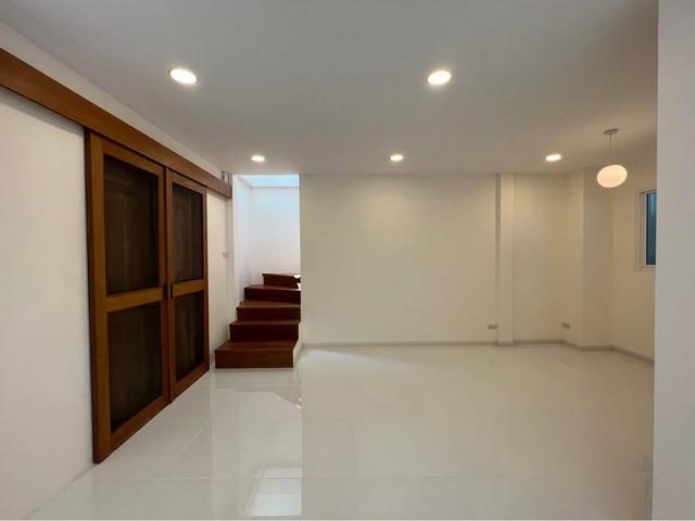ขายบ้าน หมู่บ้าน เลิศอุบล 3 ซอยโชคชัย 4 รีโนเวทใหม่ บ้านสวยเหมาะอยู่อาศัย 3